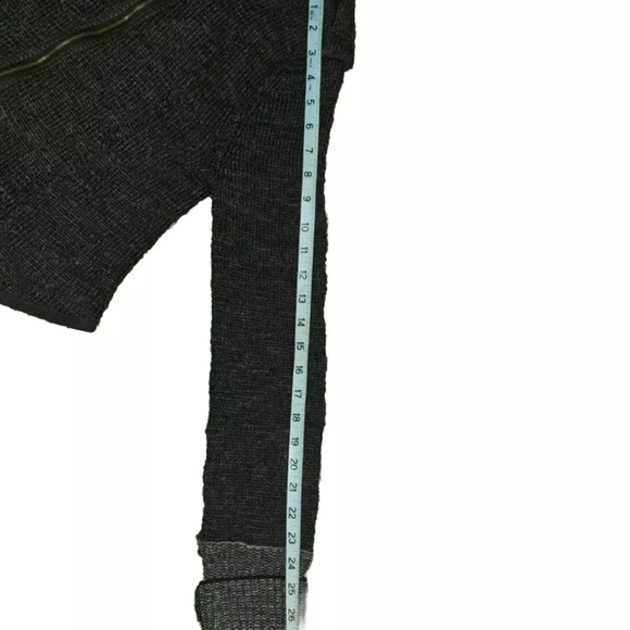 Free People We The People Cropped Grey Black Sweater Jacket Size Small B22#18 - Picture 11 of 11